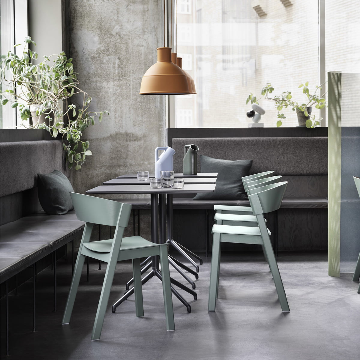 Muuto-Cover-Side-Chair-gruen-Ambiente.jpg